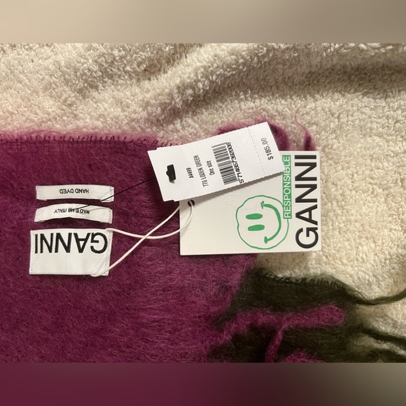 Ganni scarf - Picture 5 of 5